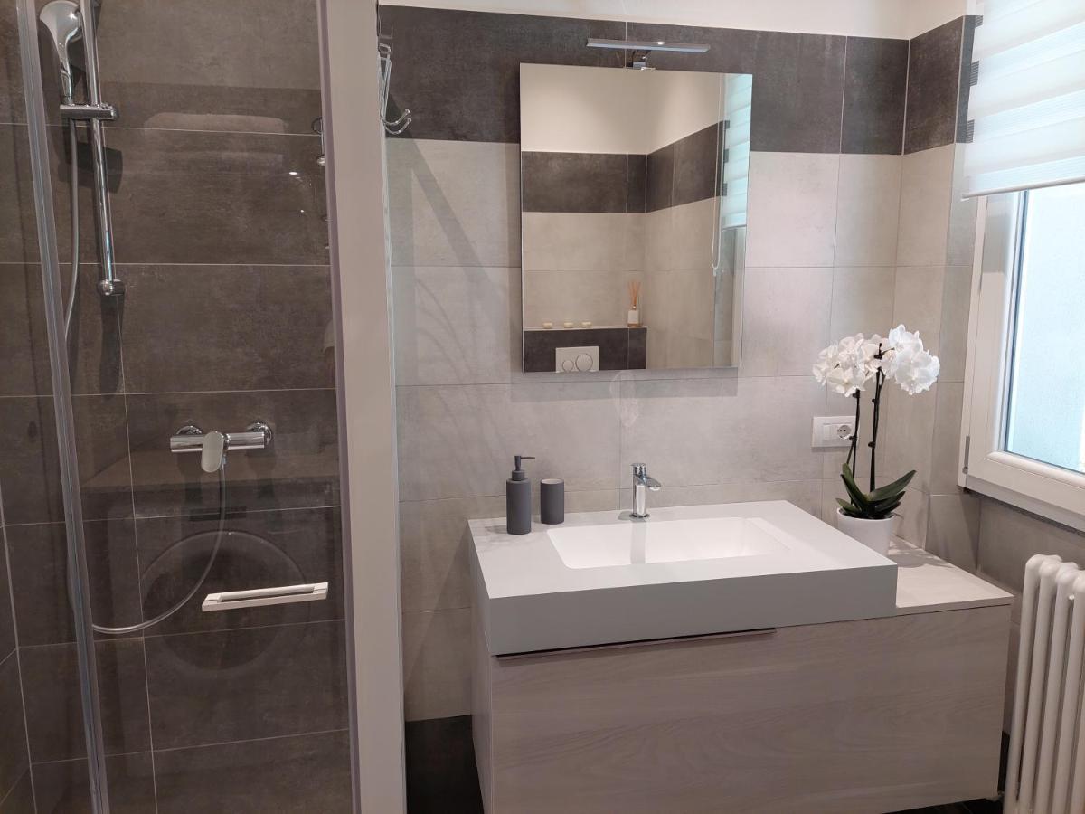 Casa Vacanze Perla Del Lago โดมาโซ ภายนอก รูปภาพ